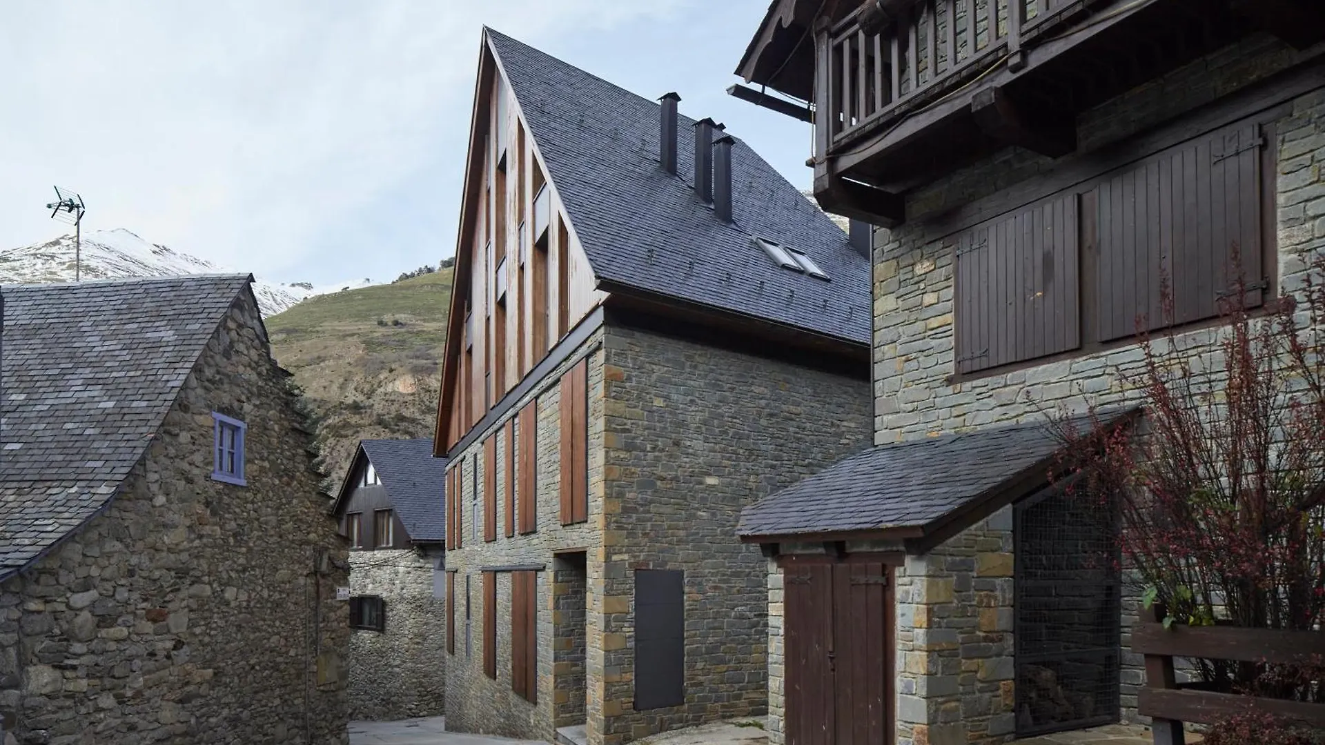 Val Arties 2 By Feelfree Rentals 0*,  Spain